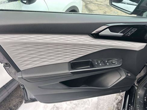 Used 2024 Volkswagen Taos S image 14