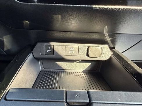 Used 2024 Toyota Prius LE FWD image 21