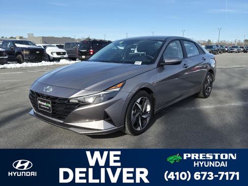 Certified 2023 Hyundai Elantra SEL w/ Convenience Package image 1