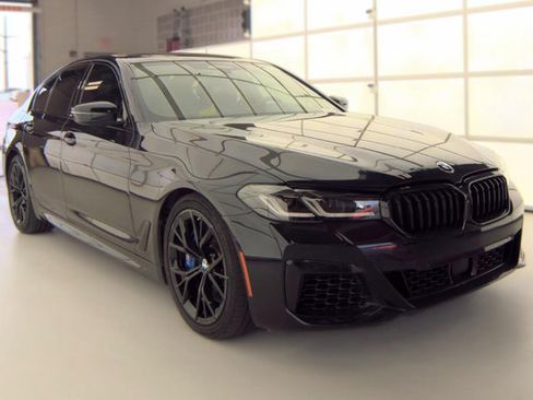 Used 2022 BMW M550i xDrive AWD/4WD image 10