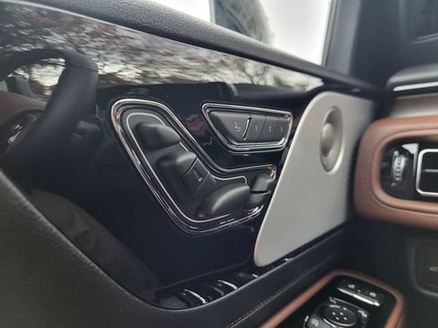 New 2026 Lincoln Aviator Reserve image 14