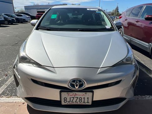 Used 2017 Toyota Prius Two w/ Prius Two Safety Plus Package image 6