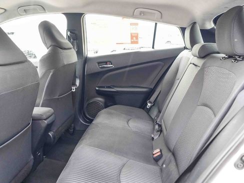 Used 2016 Toyota Prius Two w/ Preferred Accessory Package FWD image 18