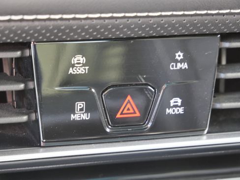 Used 2024 Volkswagen Atlas Cross Sport SE AWD/4WD image 29