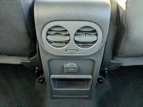 Used 2016 Volkswagen Tiguan S image 18