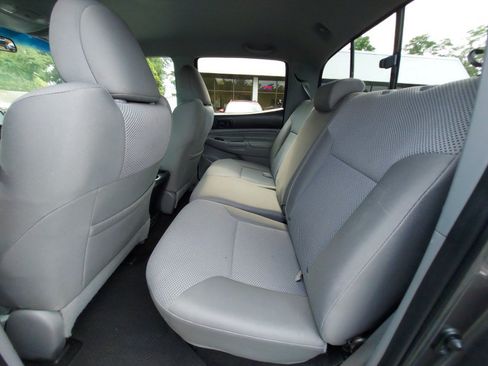 Used 2014 Toyota Tacoma PreRunner w/ TRD Sport Package RWD image 9