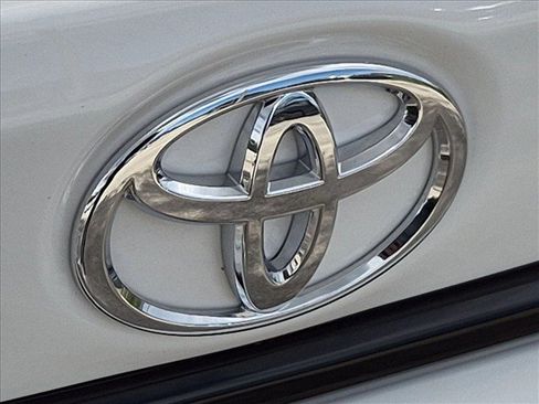 Used 2026 Toyota Corolla LE FWD image 21