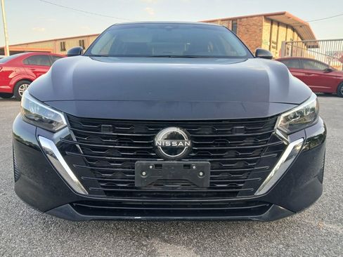 Used 2024 Nissan Sentra SV FWD image 2