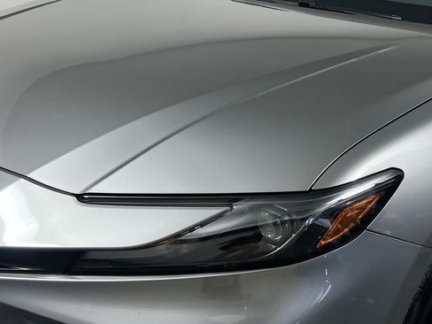 Used 2026 Toyota Camry SE FWD image 11