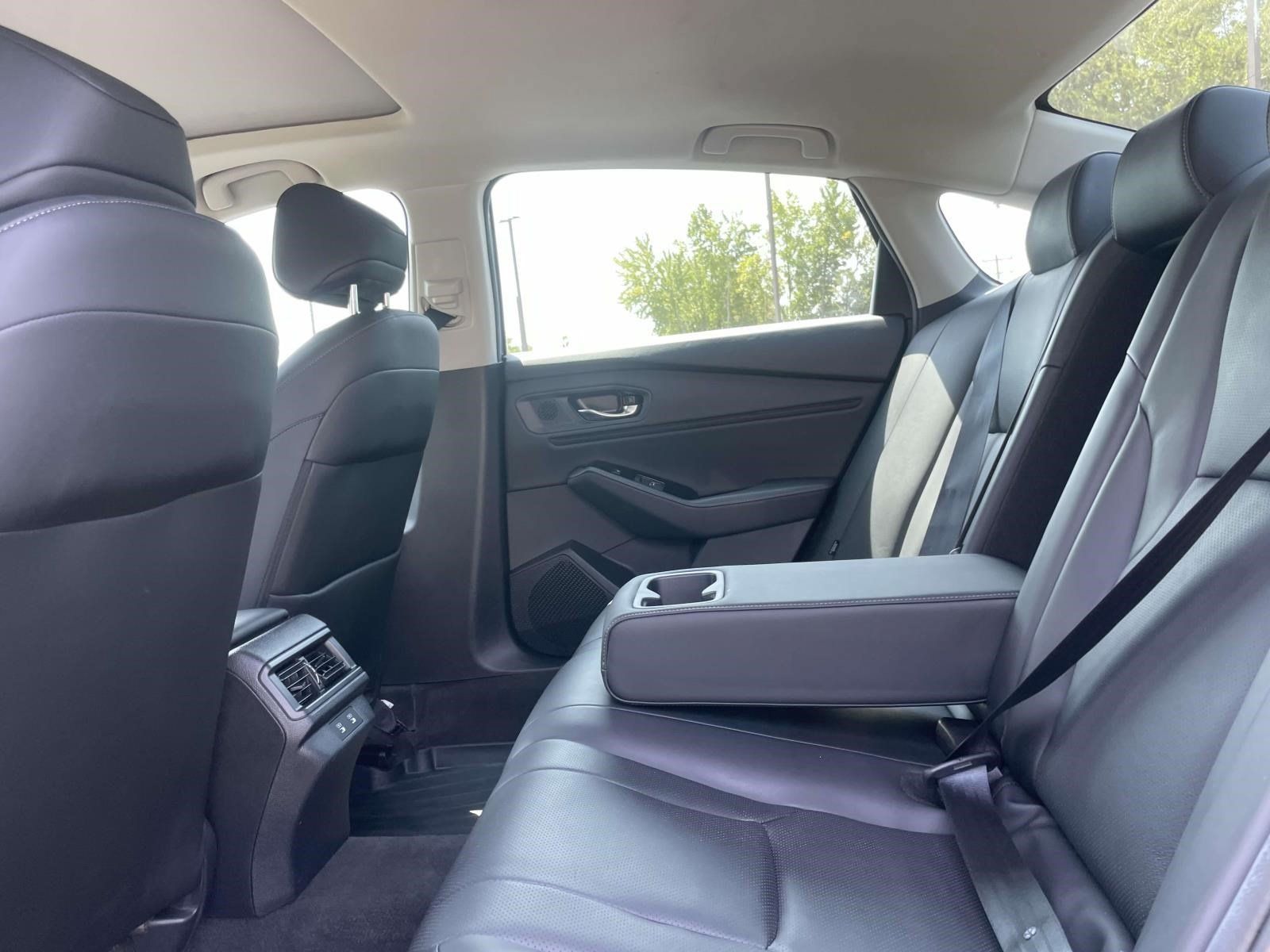 Used 2025 Honda Accord Touring image 9