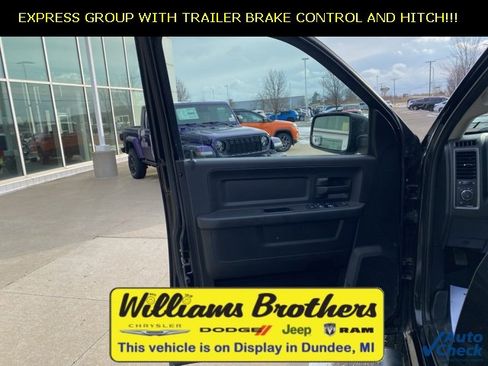 Used 2018 RAM 1500 Express w/ Black Ram 1500 Express Group image 9
