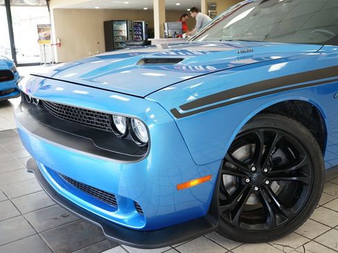 Used 2015 Dodge Challenger R/T Plus RWD image 22