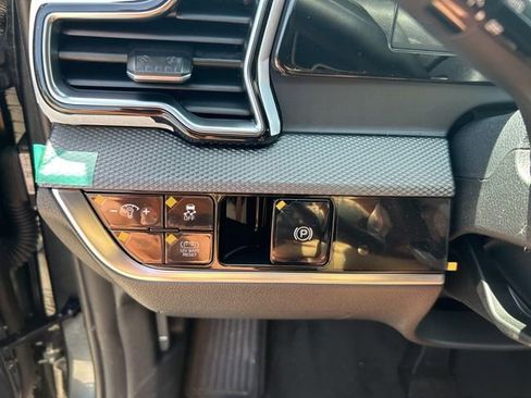 Certified 2024 Kia Sportage LX image 31