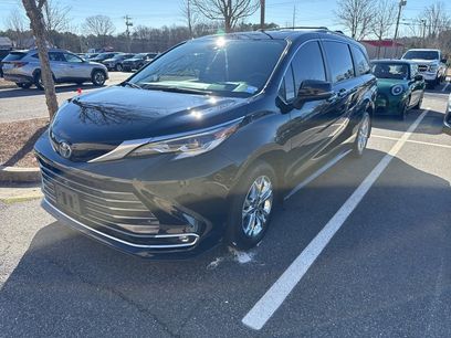 Used 2022 Toyota Sienna Platinum