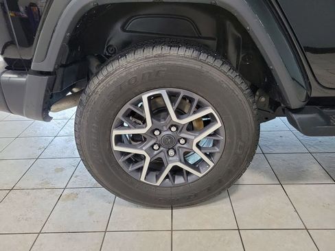 Used 2024 Jeep Wrangler Sahara AWD/4WD image 43