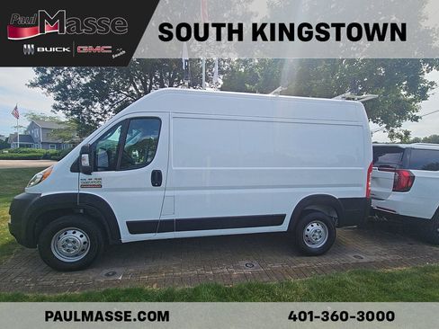 Used 2021 RAM ProMaster 2500 w/ Convenience Group FWD image 3