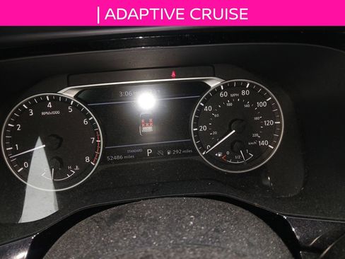 Used 2022 Nissan Pathfinder SV w/ SV Premium Package FWD image 12