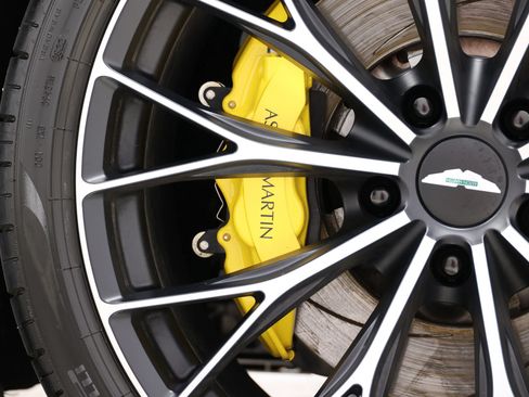 Used 2023 Aston Martin V8 Vantage Roadster RWD image 98