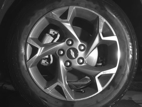 Used 2025 Chevrolet Trax LT FWD image 12