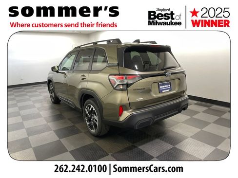 Used 2025 Subaru Forester Limited w/ Popular Package #2 AWD/4WD image 3