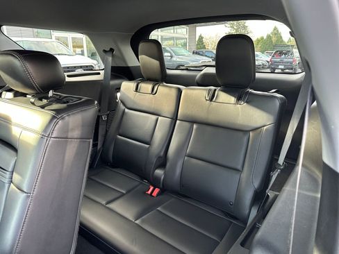 Used 2024 Ford Explorer XLT w/ Equipment Group 202A image 13