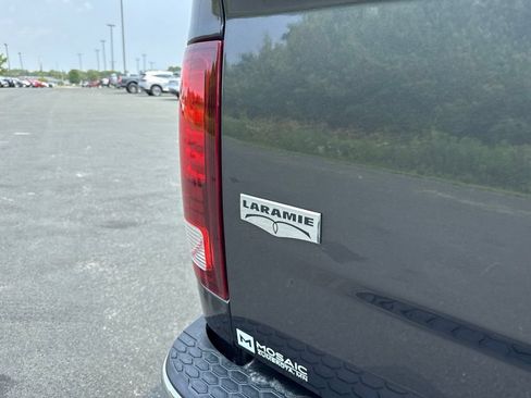 Used 2017 RAM 1500 Laramie w/ Convenience Group AWD/4WD image 20