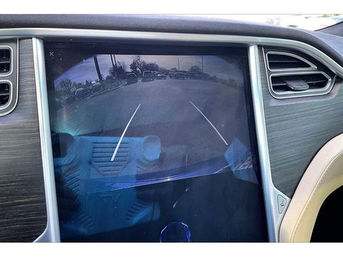 Used 2015 Tesla Model S 85D image 13