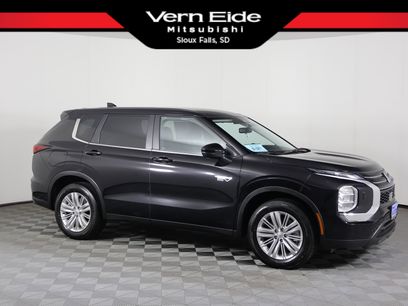 Used 2025 Mitsubishi Outlander ES