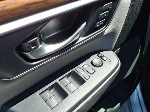 Used 2017 Honda CR-V EX-L image 11
