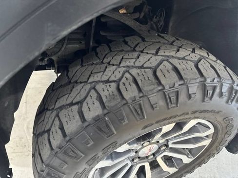 Used 2023 GMC Sierra 1500 AT4 w/ AT4 Premium Package AWD/4WD image 40