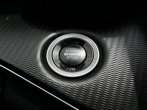 Used 2025 Jeep Grand Cherokee L Altitude RWD image 23