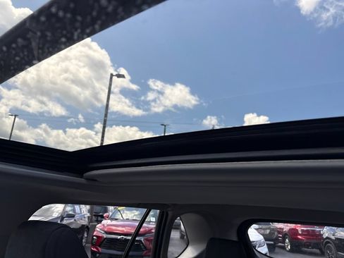 Used 2025 Toyota RAV4 XLE w/ Convenience Package AWD/4WD image 11