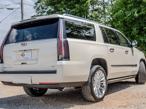 Used 2015 Cadillac Escalade ESV Platinum AWD/4WD image 5