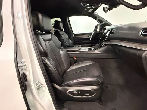 Used 2024 Jeep Wagoneer Series II image 13