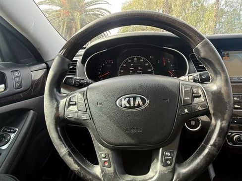 Used 2014 Kia Cadenza Premium w/ Technology Package FWD image 22