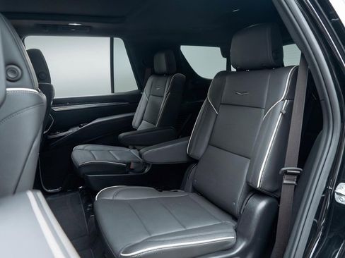 Used 2025 Cadillac Escalade Sport AWD/4WD image 11