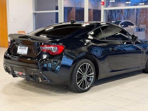 Used 2018 Toyota 86 image 12