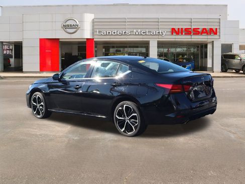 Used 2025 Nissan Altima 2.5 SR image 5