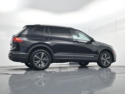 Used 2024 Volkswagen Tiguan SE FWD image 43