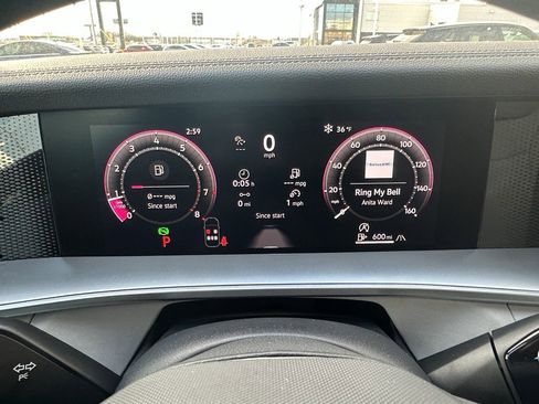 New 2026 Volkswagen Tiguan SE R-Line AWD/4WD image 23