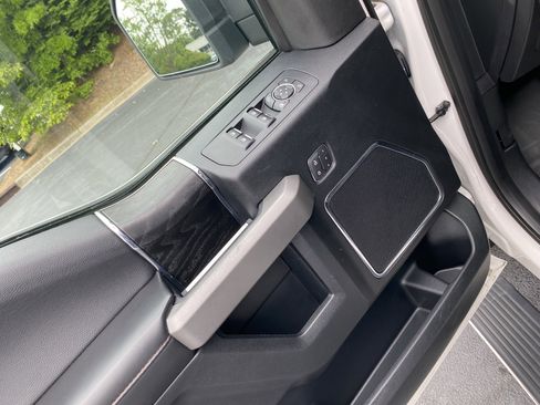 Used 2018 Ford F150 Platinum w/ Equipment Group 701A Luxury AWD/4WD image 10