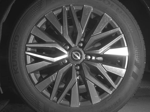 Used 2025 Nissan Altima 2.5 SV image 14