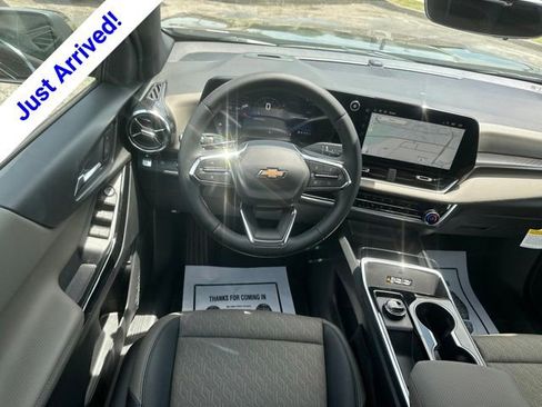 New 2026 Chevrolet Equinox LT w/ Convenience Package II FWD image 27