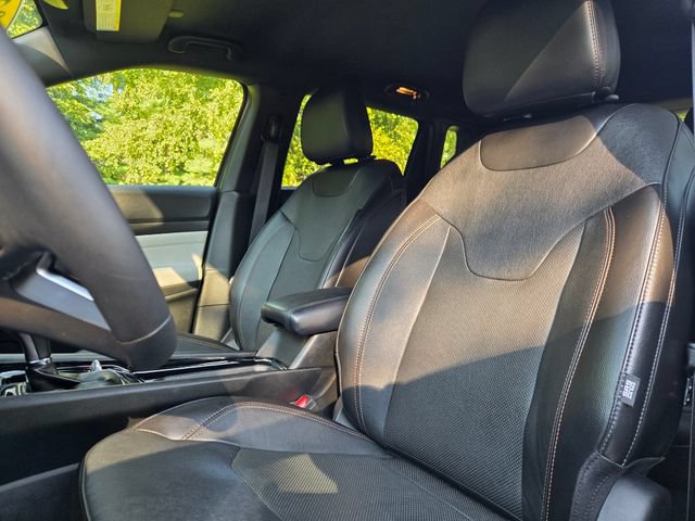 Used 2023 Jeep Compass Limited w/ Elite Group AWD/4WD image 14