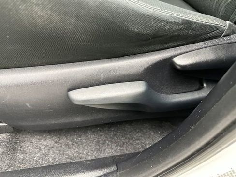 Used 2013 Toyota RAV4 XLE image 12