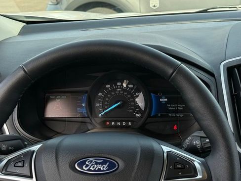 Used 2023 Ford Edge SEL w/ Convenience Package image 7