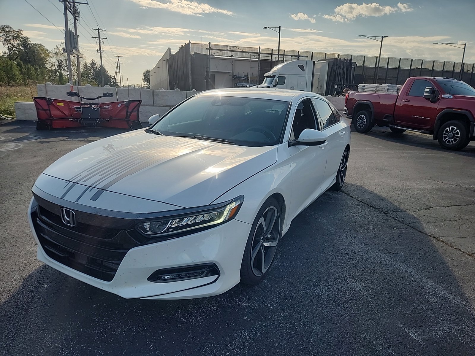 Used 2018 Honda Accord Sport image 2