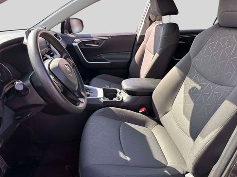 Used 2021 Toyota RAV4 XLE AWD/4WD image 15