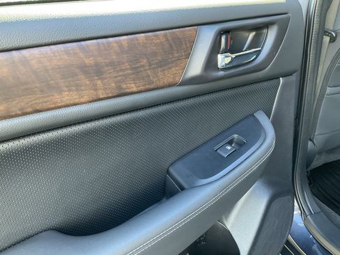 Used 2017 Subaru Outback 2.5i Limited image 33