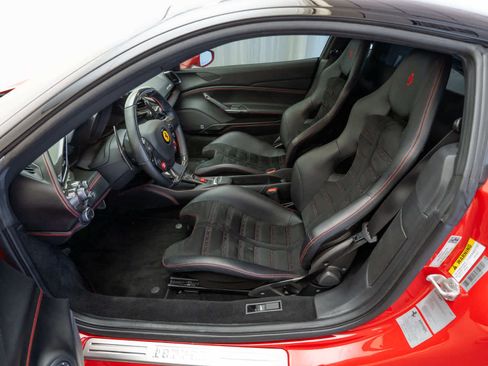 Used 2018 Ferrari 488 GTB RWD image 9